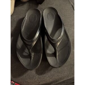 OOFOS Womens Oolala Sandals Rubber Sz 9 Black Comfort Flip Flops Wedge